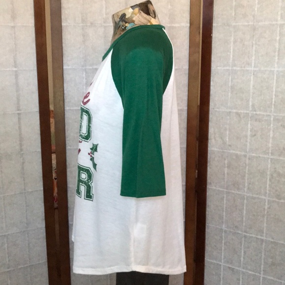 Christmas T-Shirt 🎄 - Picture 3 of 6